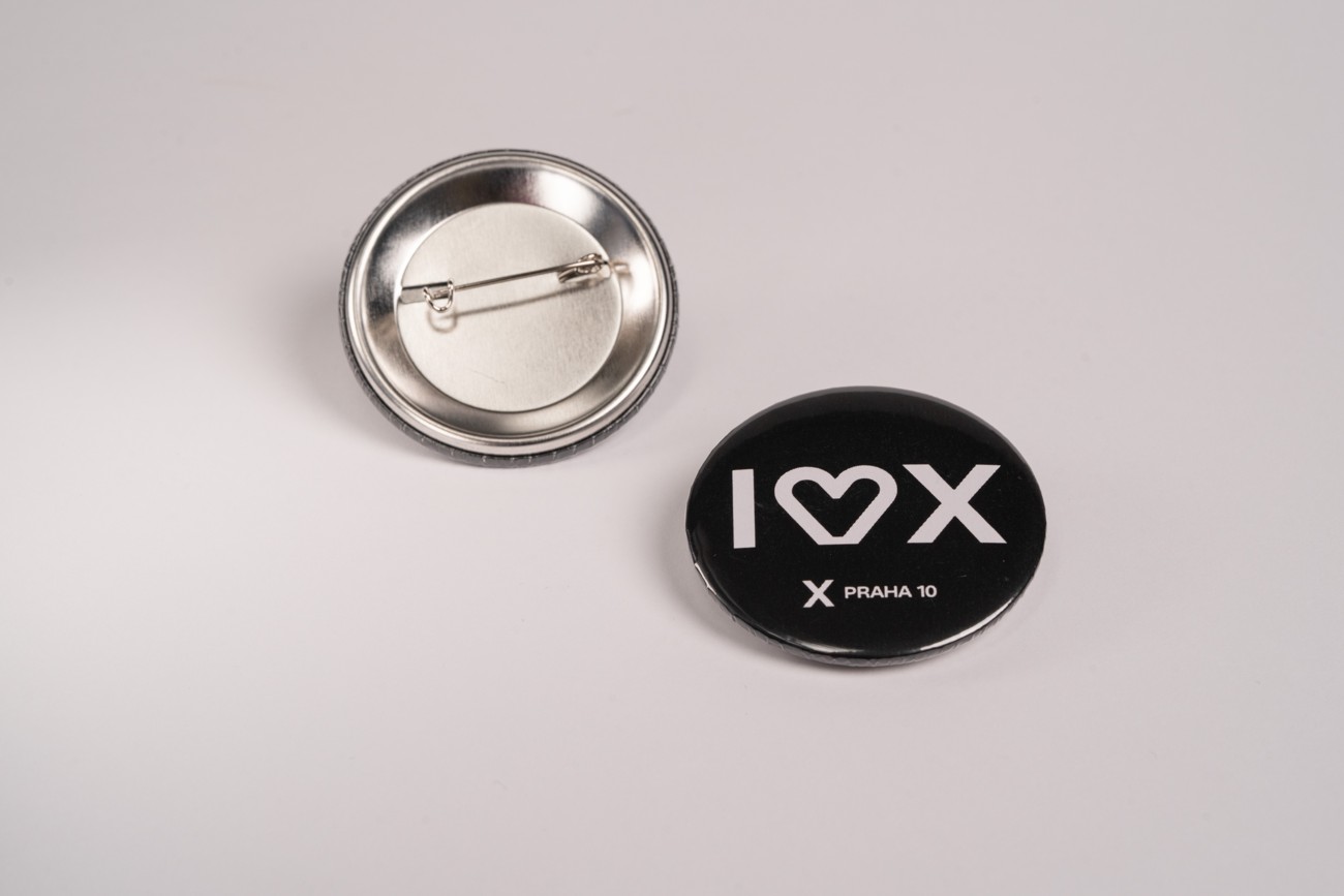 Placka černá na špendlík, průměr 50 mm